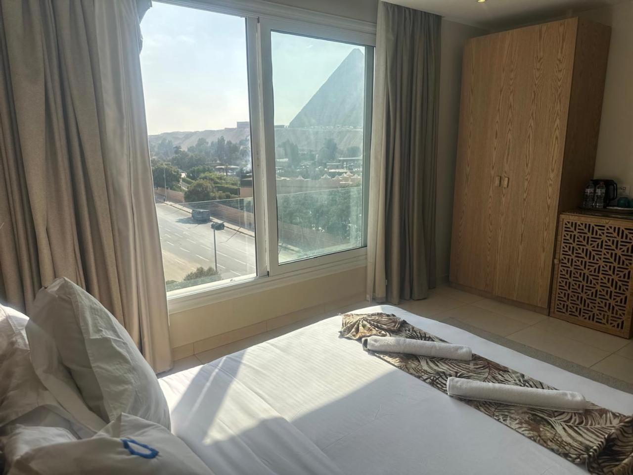 Kafret el-Gabal Doudou Pyramids View Hotel מראה חיצוני תמונה