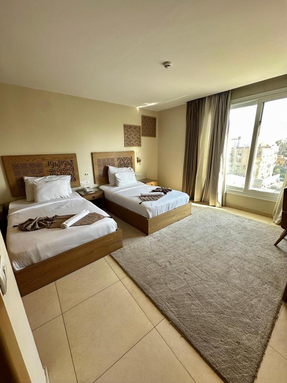 Kafret el-Gabal Doudou Pyramids View Hotel מראה חיצוני תמונה