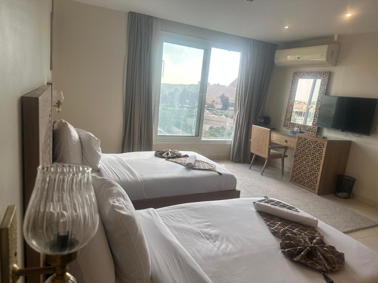 Kafret el-Gabal Doudou Pyramids View Hotel מראה חיצוני תמונה